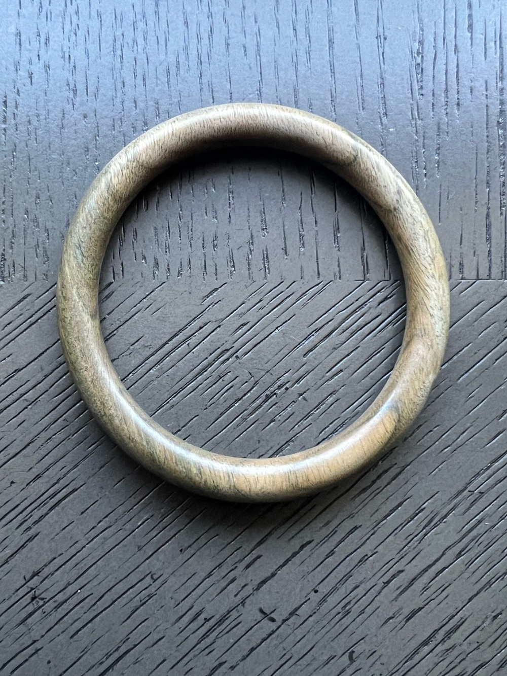 Green sandalwood hard bangle SIZE 60.6mm